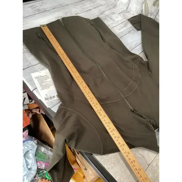 Lululemon Athletica Women's Define Track Jacket Luon  Slim Fit Size 10 - Picture 5 of 5